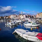 Michaela 4-sterne & Parking Rovinj