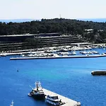 Michaela 4-sterne & Parking * Rovinj
