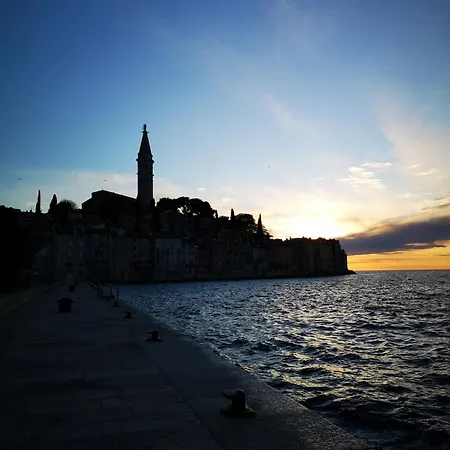 Michaela 4-sterne & Parking Lägenhet *