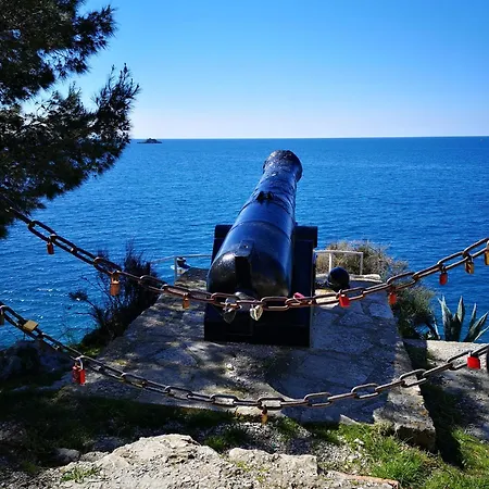 Michaela 4-sterne & Parking Lägenhet