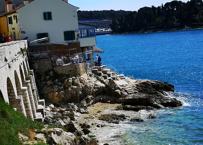 Michaela 4-sterne & Parking * Rovinj