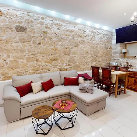 Michaela 4-sterne&parking Rovinj