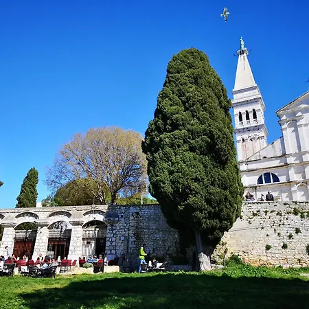 Michaela 4-sterne&parking