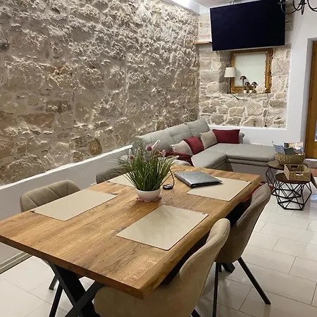 Daire Michaela 4-sterne & Parking Rovinj