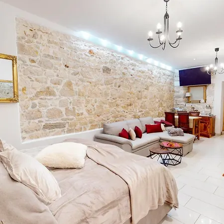 Daire Michaela 4-sterne & Parking Rovinj