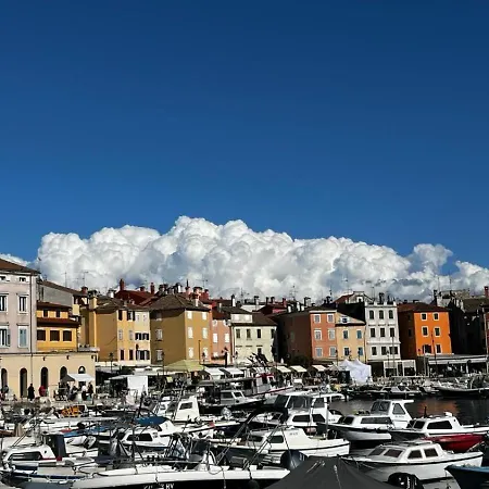 Michaela 4-sterne & Parking Daire Rovinj